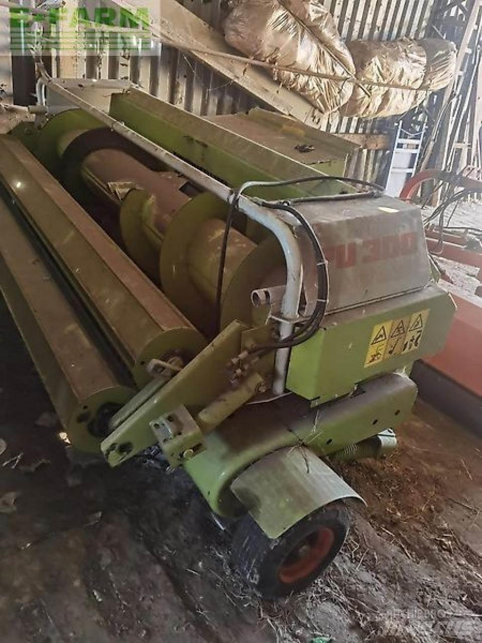 CLAAS jaguar 682s 自走式飼料採集機