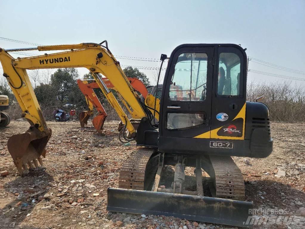 Hyundai R60-7 小型挖土機/掘鑿機<7t(小型挖掘機)