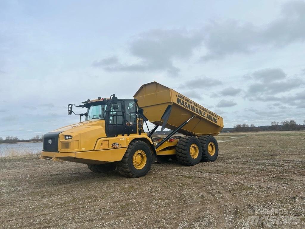 CAT 730 C 鉸接式起吊車