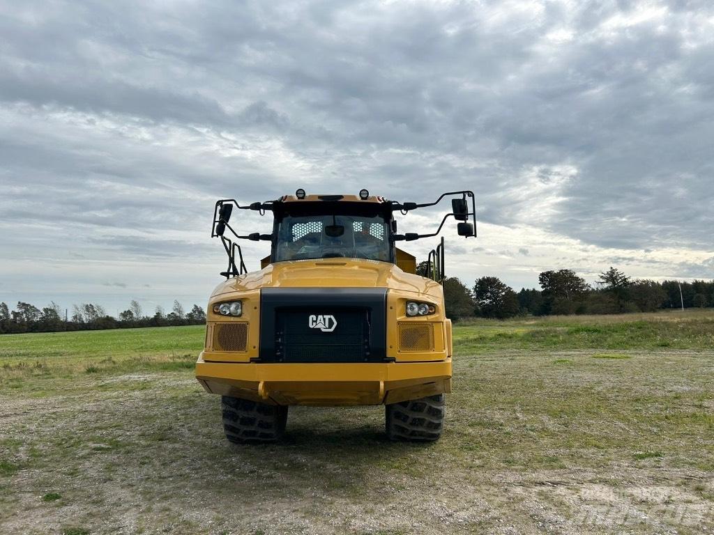 CAT 730 C 鉸接式起吊車