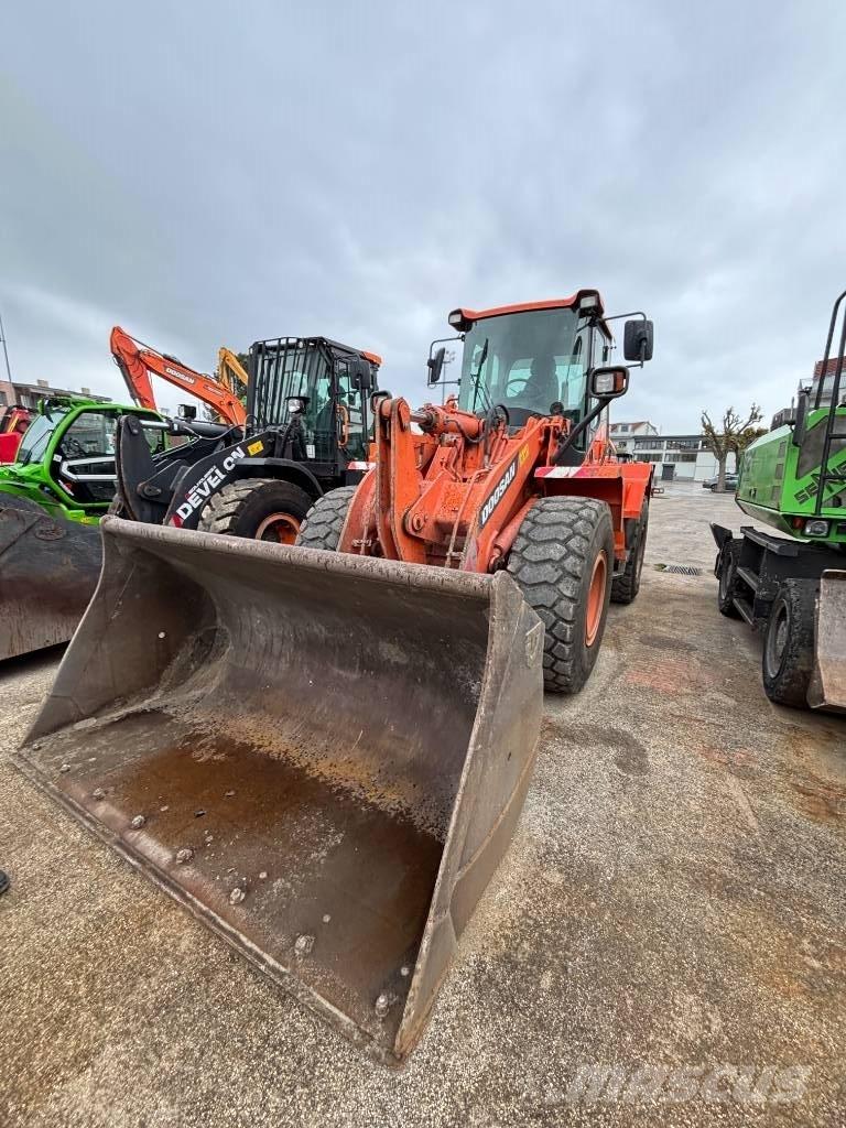 Doosan DL 250 輪胎式裝載機