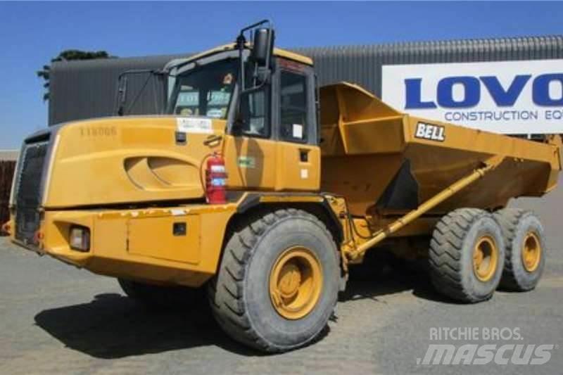 Bell B30D 鉸接式起吊車