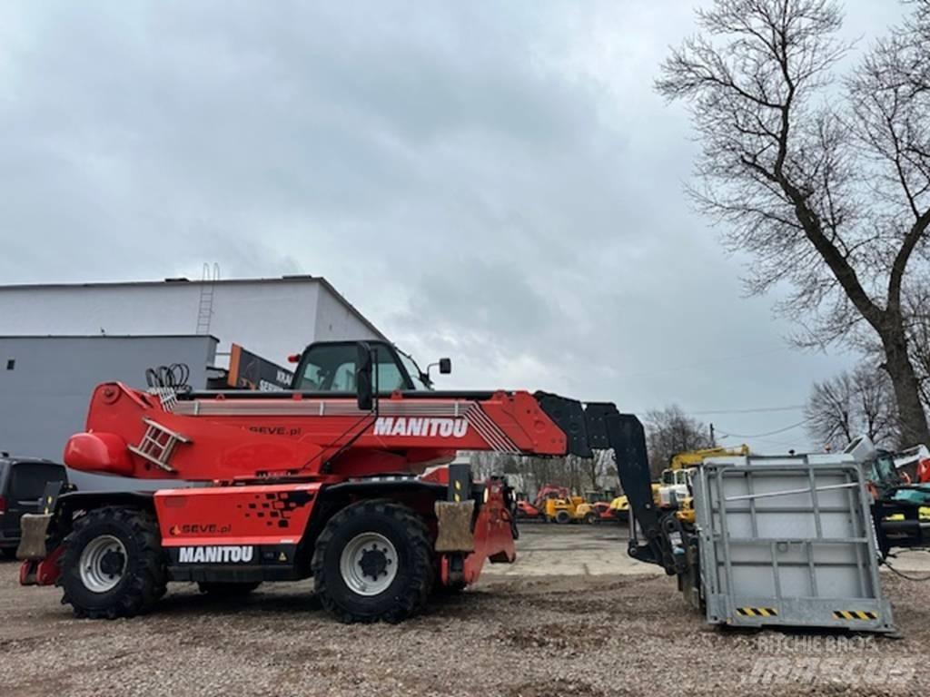 Manitou MRT 2145 伸縮臂操作車