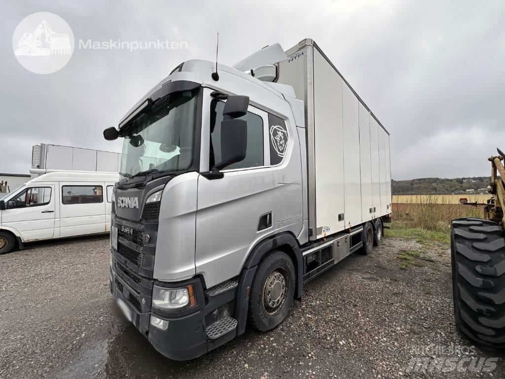 Scania R 520 貨箱式卡車