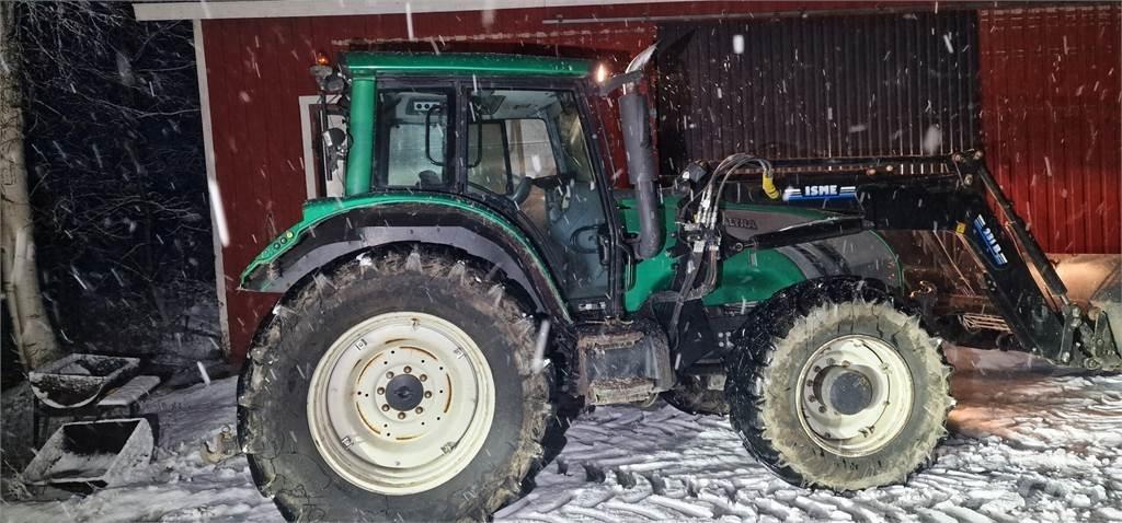 Valtra T182 曳引機