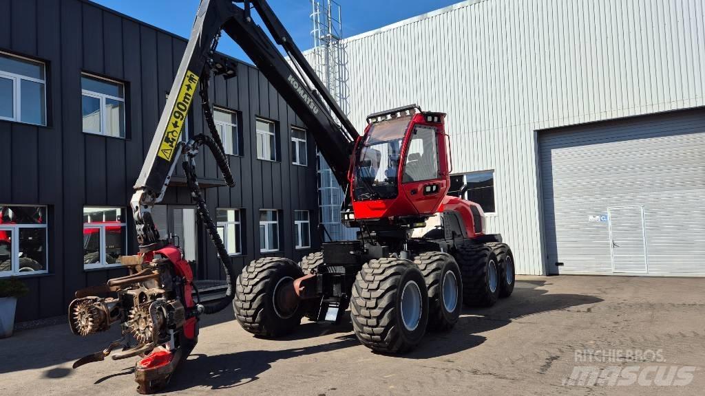 Komatsu 931 XC 收穫機