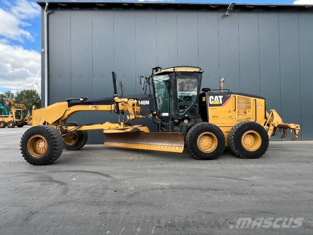 CAT 140M 平土機