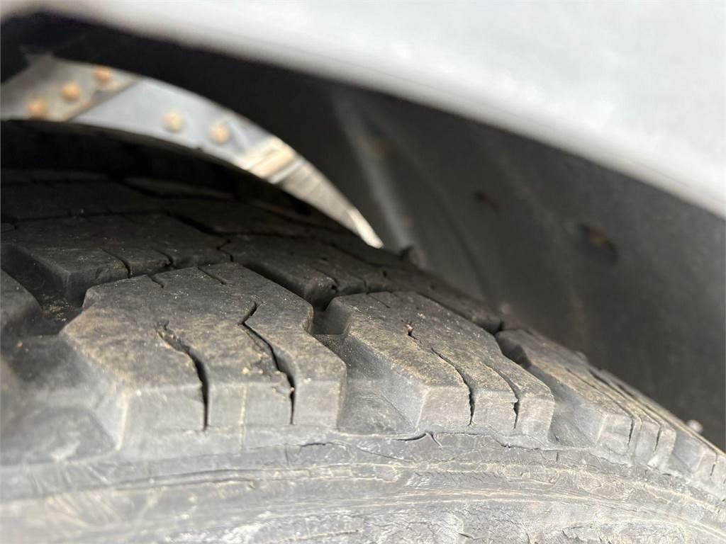 Scania R 12 L 商用底盤車