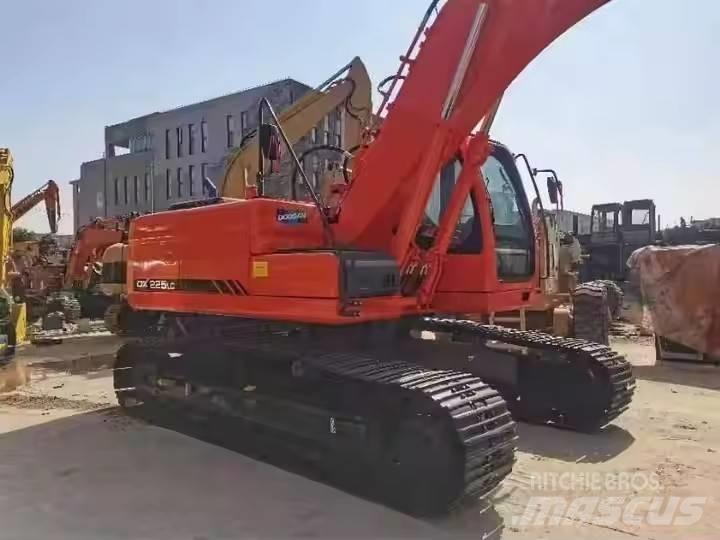 Doosan DX225LC 履帶式 挖土機/掘鑿機/挖掘機