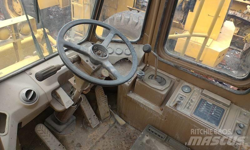 CAT 815 B 土壤壓實機