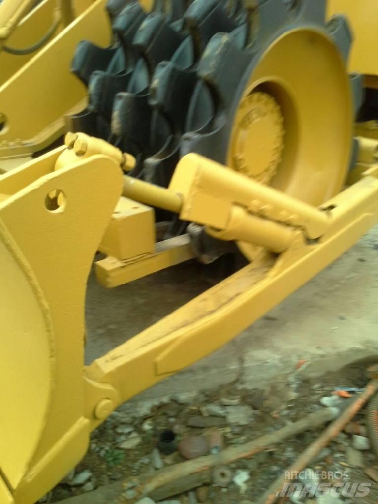 CAT 815 B 土壤壓實機