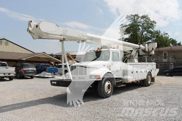 Altec AM900 卡車裝載高空作業車
