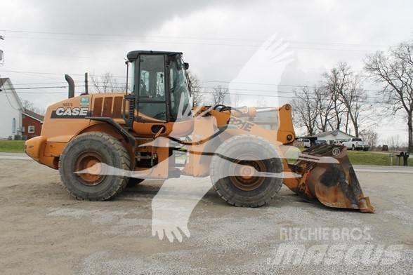 CASE 821E 輪胎式裝載機