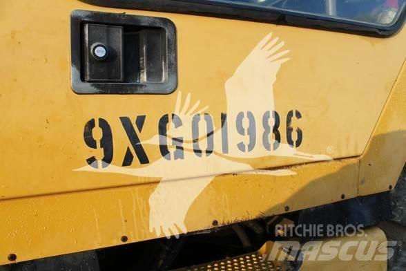 CAT 615C II 刮土機