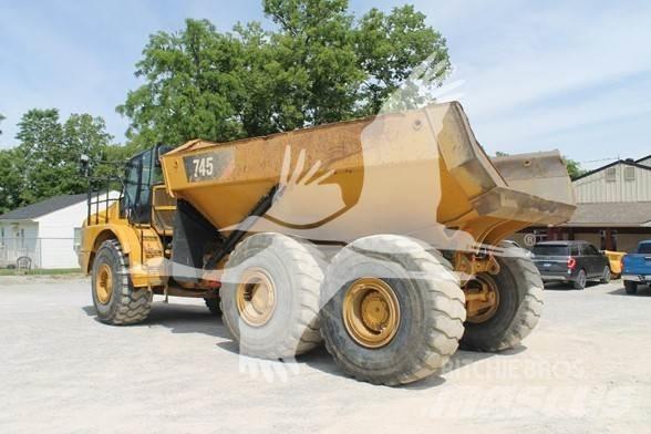 CAT 745 鉸接式起吊車