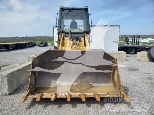 CAT 953C 推土機