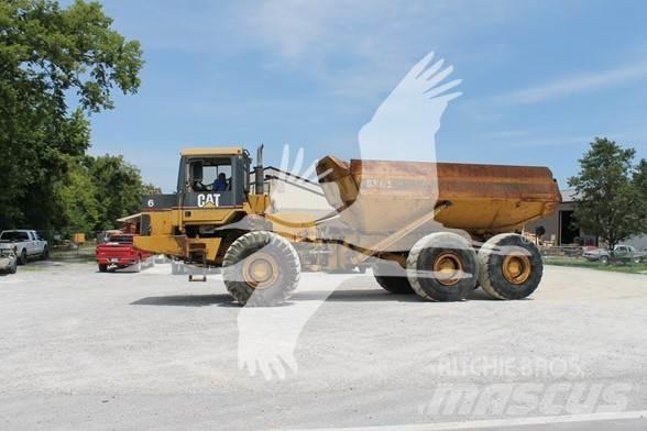 CAT D350E 鉸接式起吊車