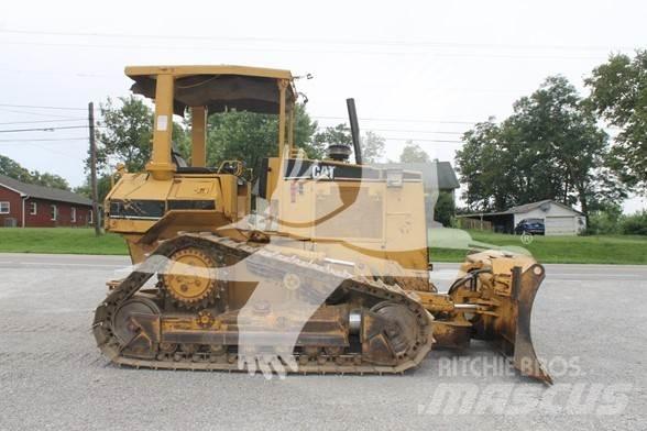 CAT D5M XL 履帶推土機