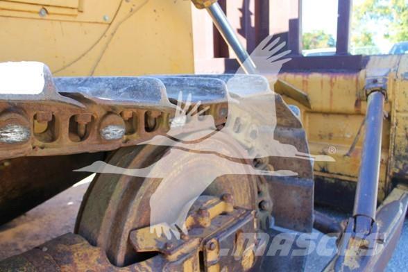 CAT D6D 履帶推土機