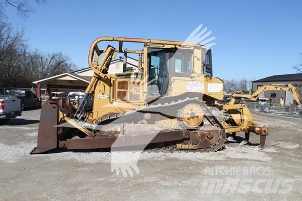 CAT D6T XL 履帶推土機