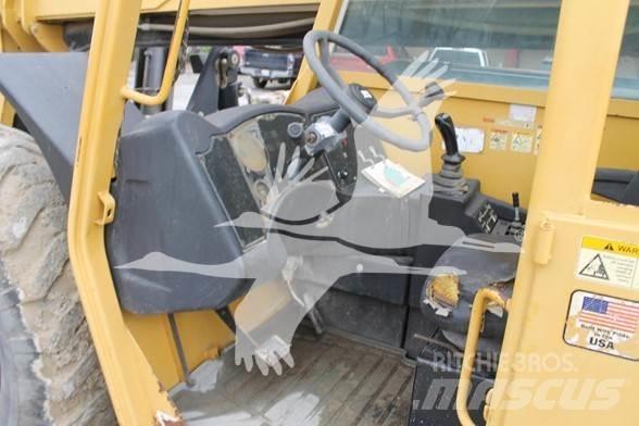 CAT TL1055 伸縮臂操作車