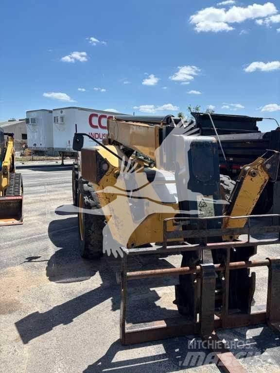 CAT TL943D 伸縮臂操作車
