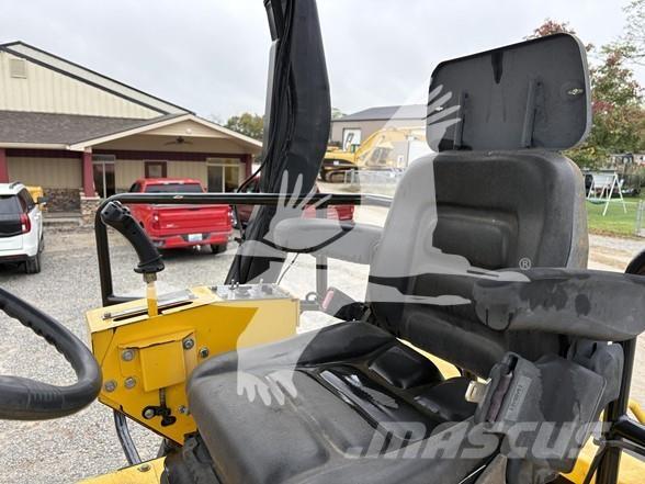 Sakai SW884 單輪滾壓機