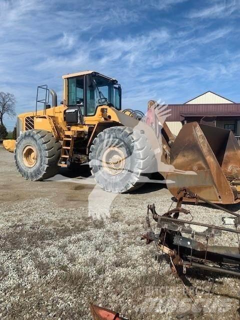 Volvo L220F 輪胎式裝載機