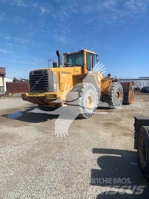 Volvo L220F 輪胎式裝載機