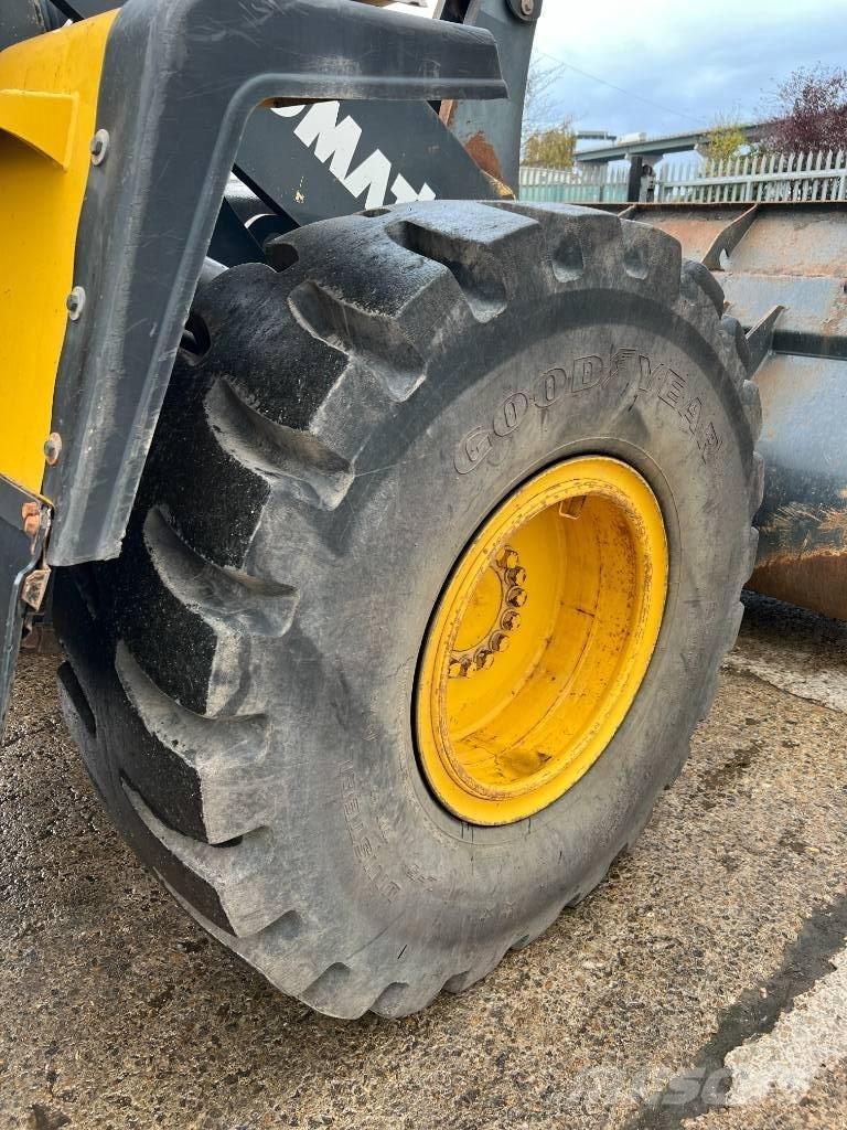 Komatsu WA320PZ-6 輪胎式裝載機