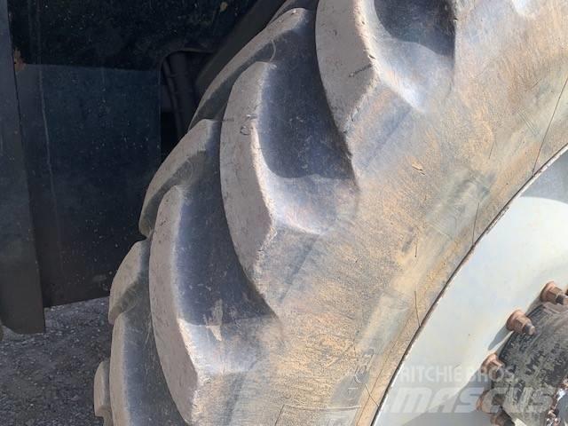 Challenger RG655B 自走式噴霧機