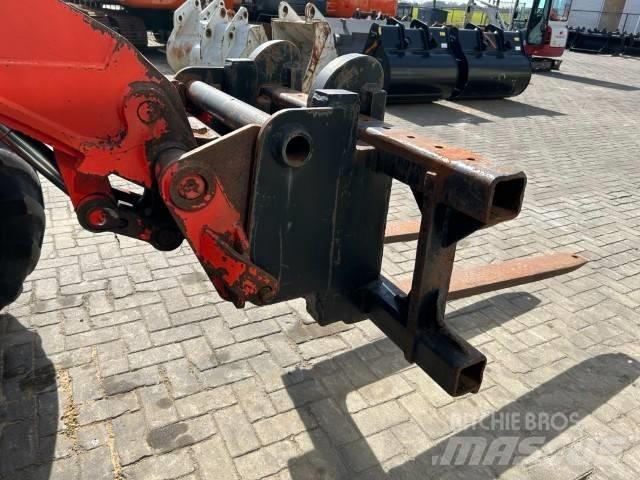 Manitou MLT 633 伸縮臂操作車