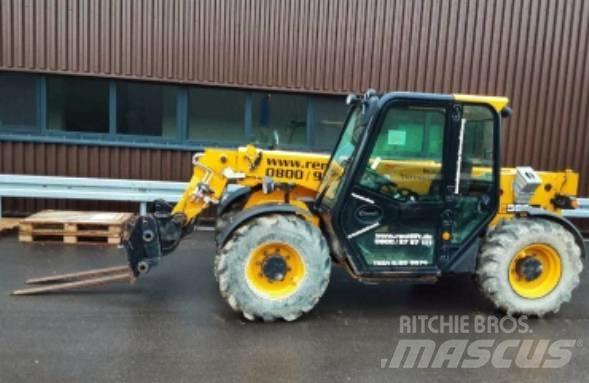 JCB 525-60 伸縮臂操作車