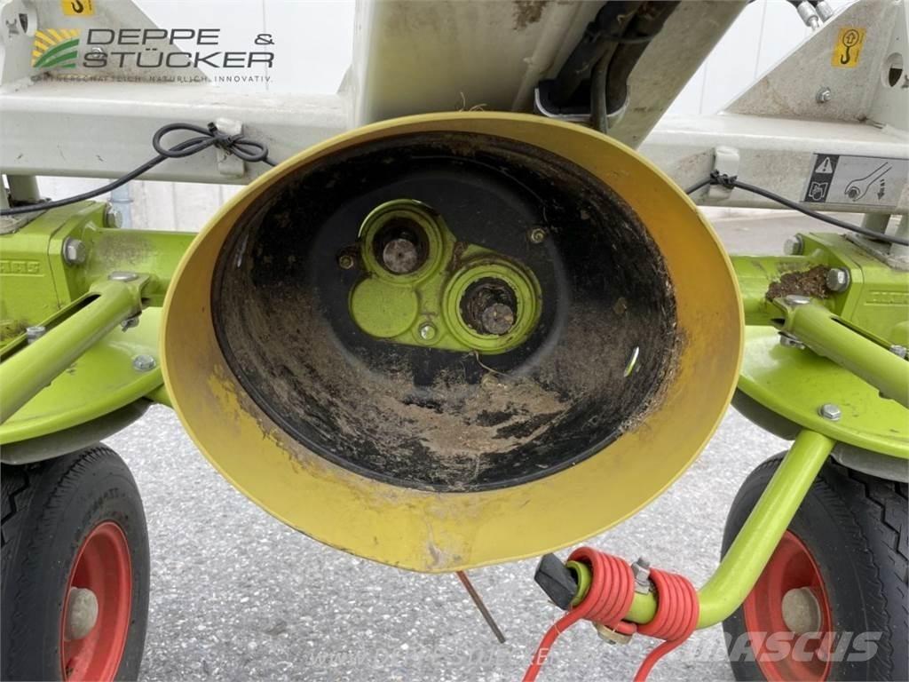 CLAAS Volto 900 耙與翻草機