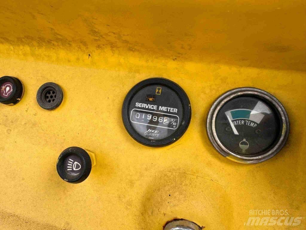 Komatsu D 21 P-5 履帶推土機