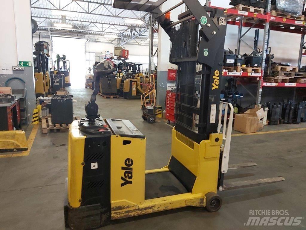 Yale MC10 行走控制式堆積機