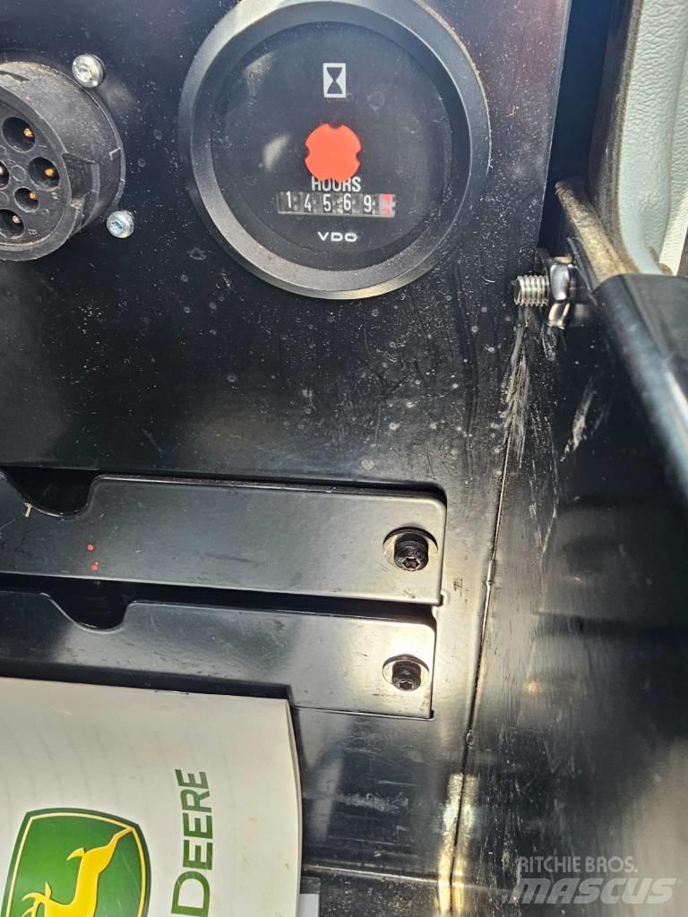 John Deere 1910G 集運機