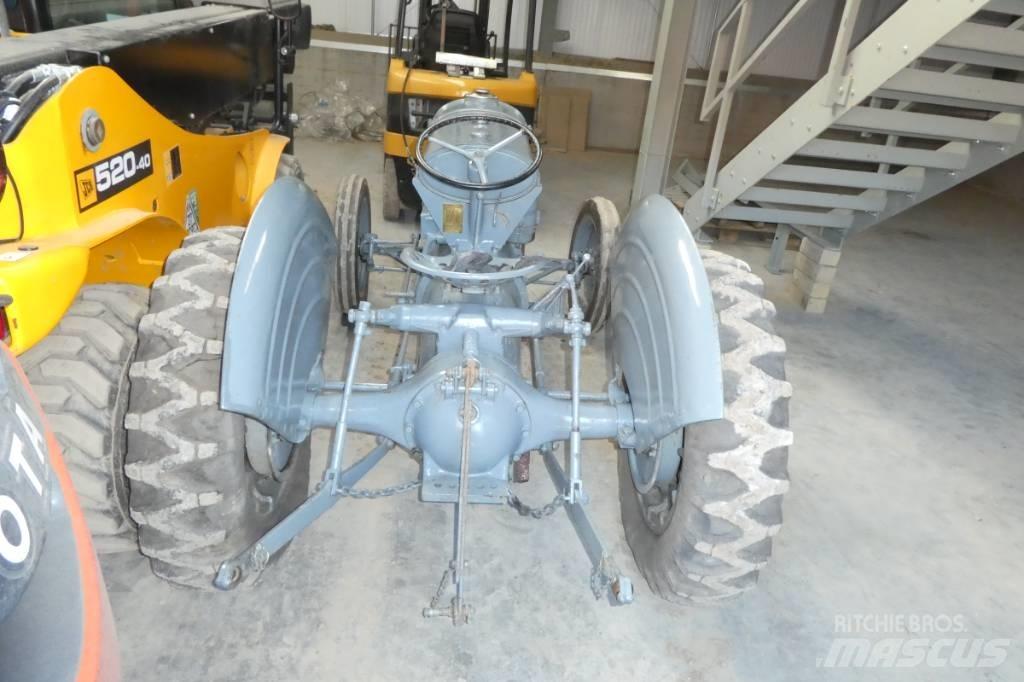 Ferguson type a 曳引機
