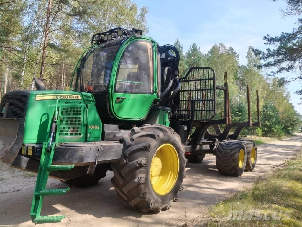 John Deere 1010 E 集運機