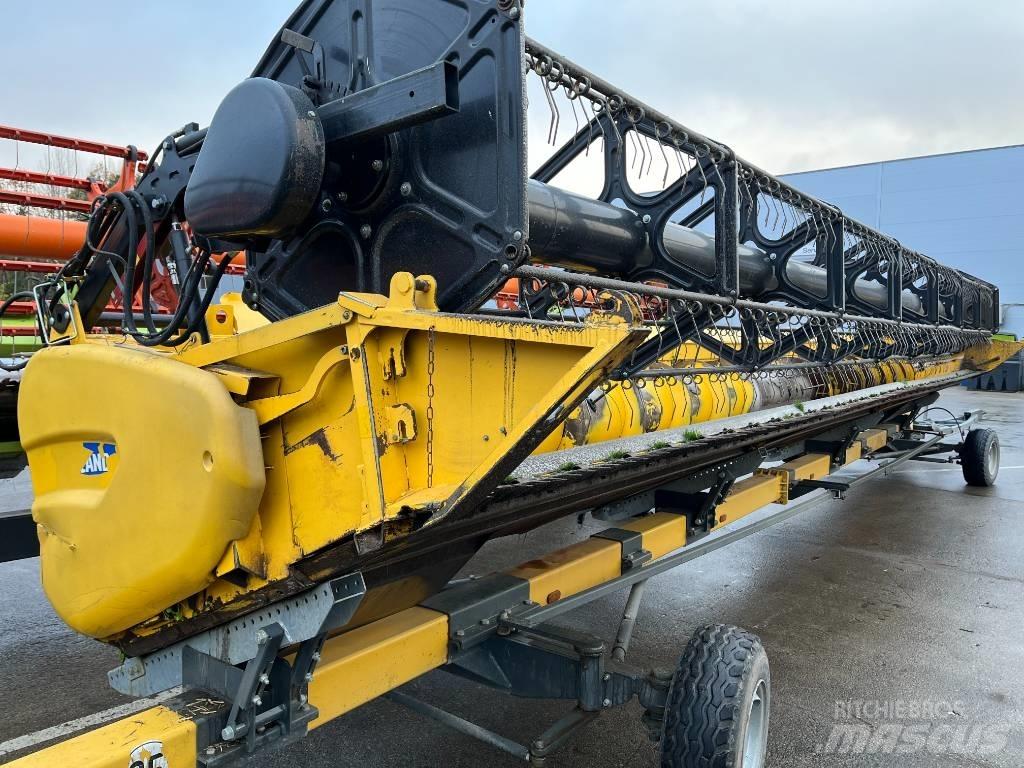 New Holland CR 9.90 聯合收穫機
