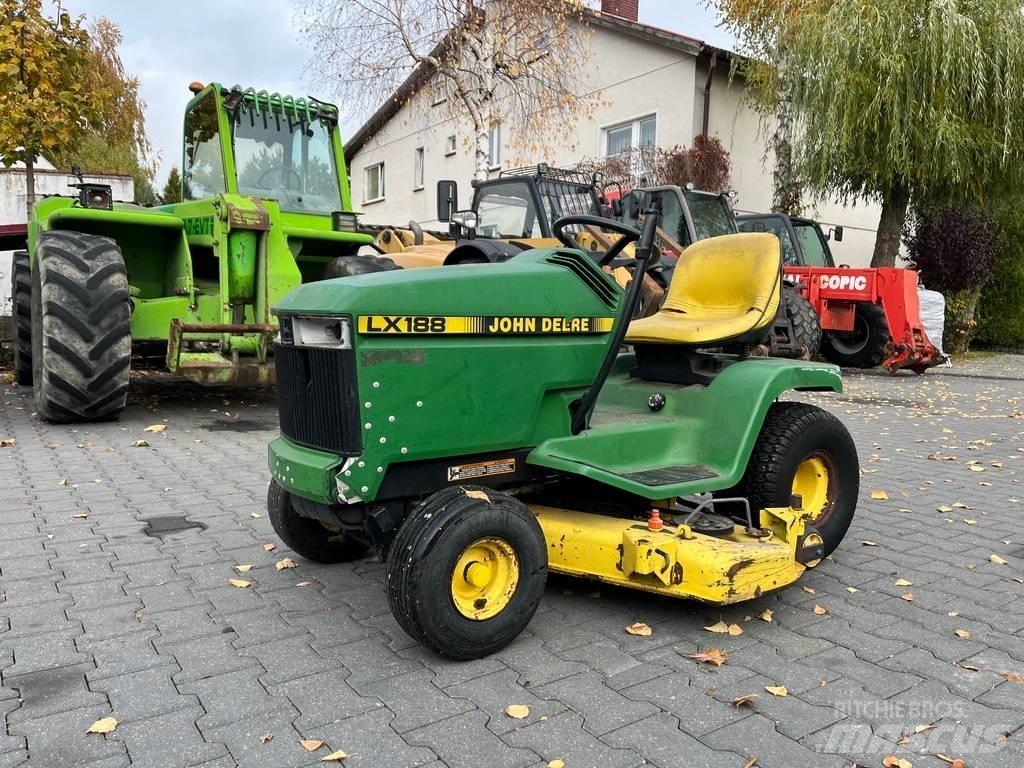 John Deere LX 188 騎乘式割草機
