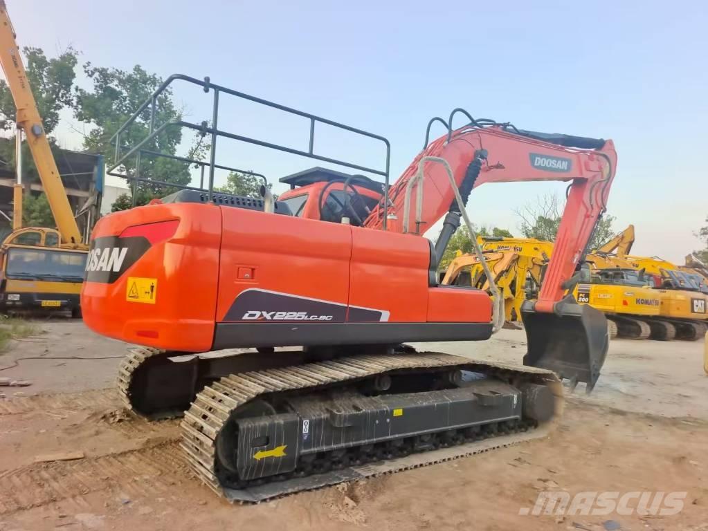 Doosan DX 225 LC 履帶式 挖土機/掘鑿機/挖掘機