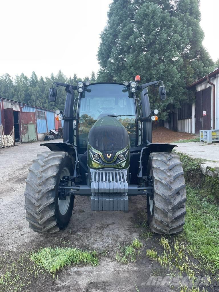 Valtra G 135 曳引機