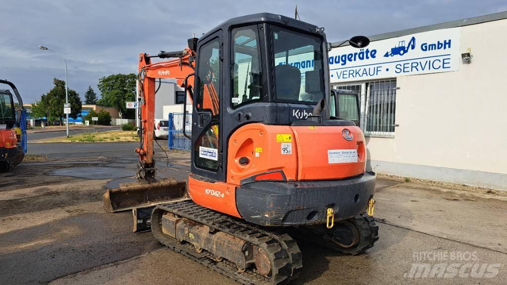 Kubota KX042-4 GLS 2 小型挖土機/掘鑿機<7t(小型挖掘機)