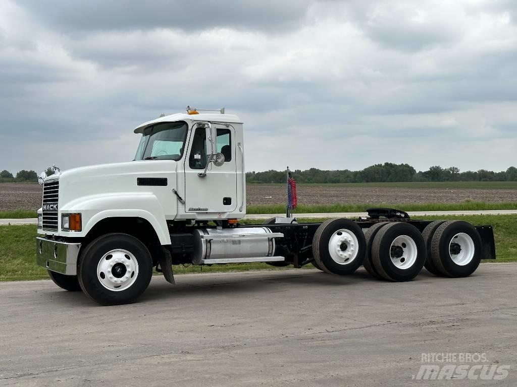 Mack CHN 613 曳引機組件