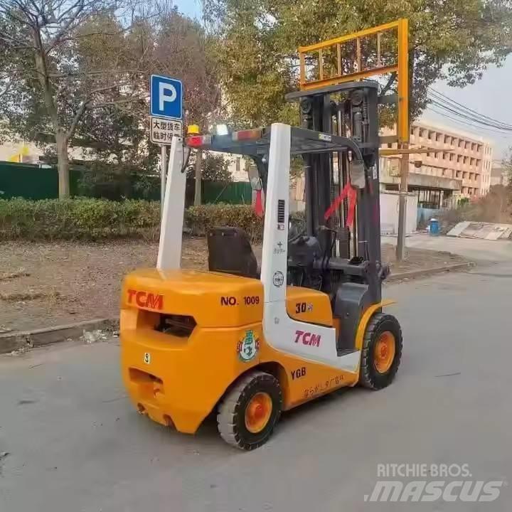TCM 30 前伸式堆高機(叉車)