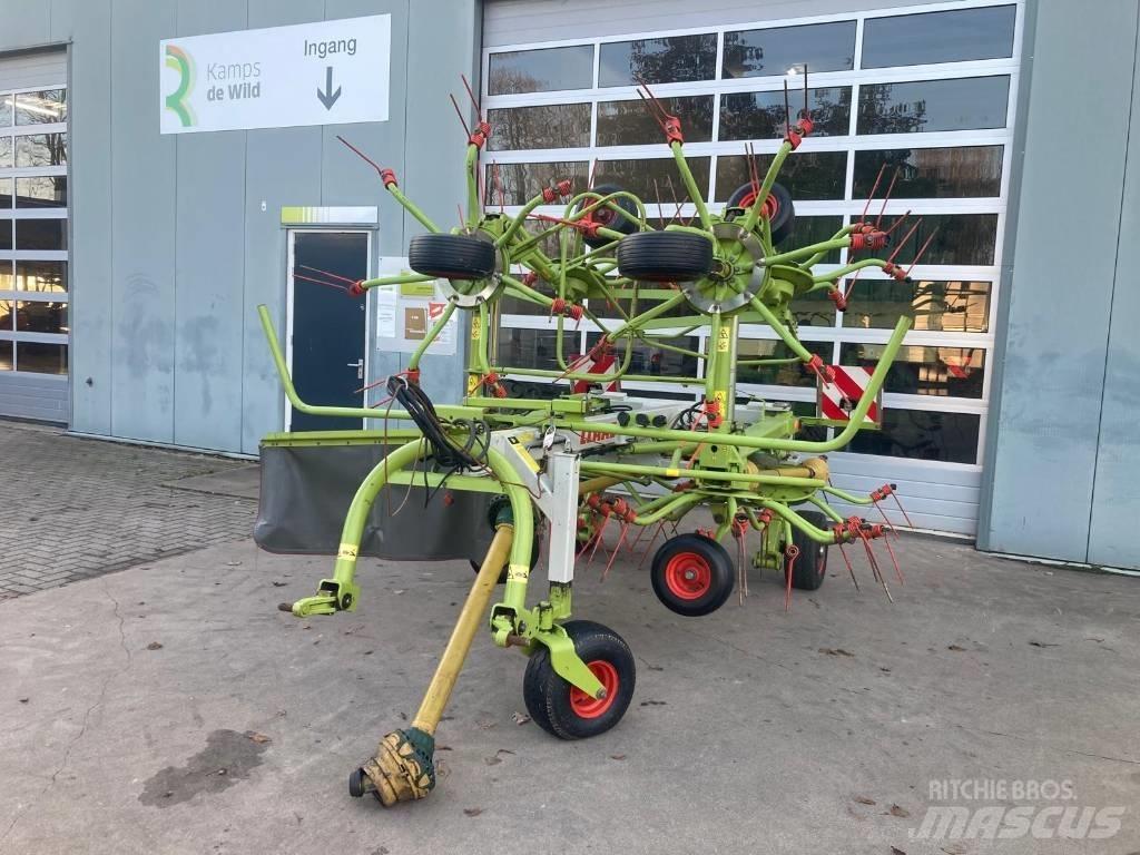 CLAAS Volto 1050 T 耙與翻草機