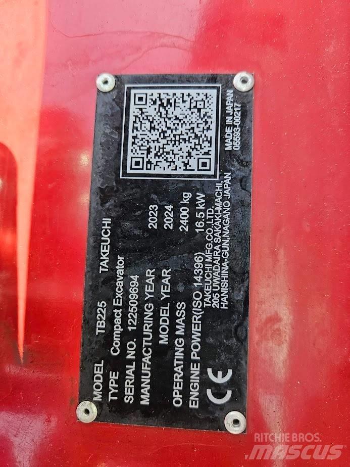 Takeuchi TB225 V0 小型挖土機/掘鑿機<7t(小型挖掘機)