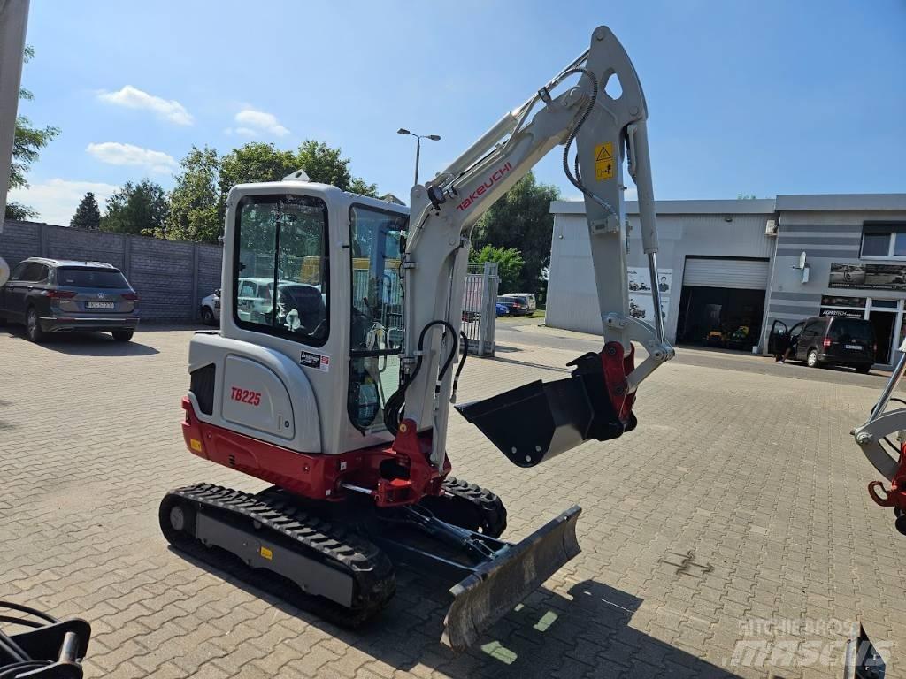 Takeuchi TB225 V0 小型挖土機/掘鑿機<7t(小型挖掘機)