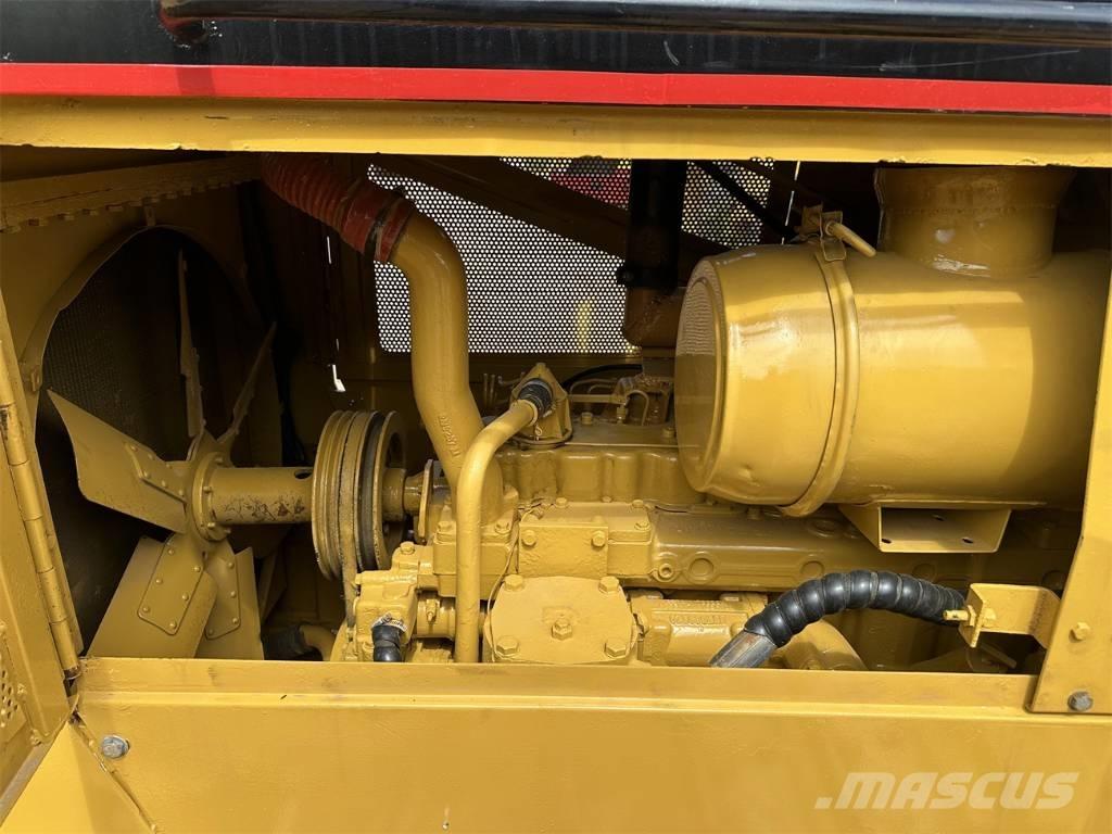 CAT D 6 G 履帶推土機